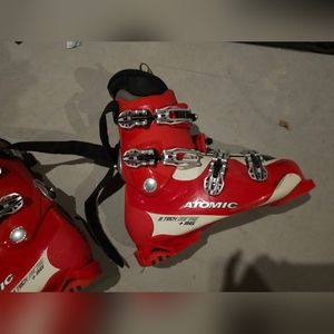 Atomic mens ski boots